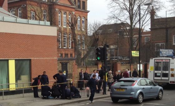 Hier wurde gerade ein Passant aus Spaß mit einem Feuerlöscher attackiert - trotz nahezu flächendeckender Videoüberwachung auf Londons Straßen kein Einzelfall. (Foto: Burgdorf)